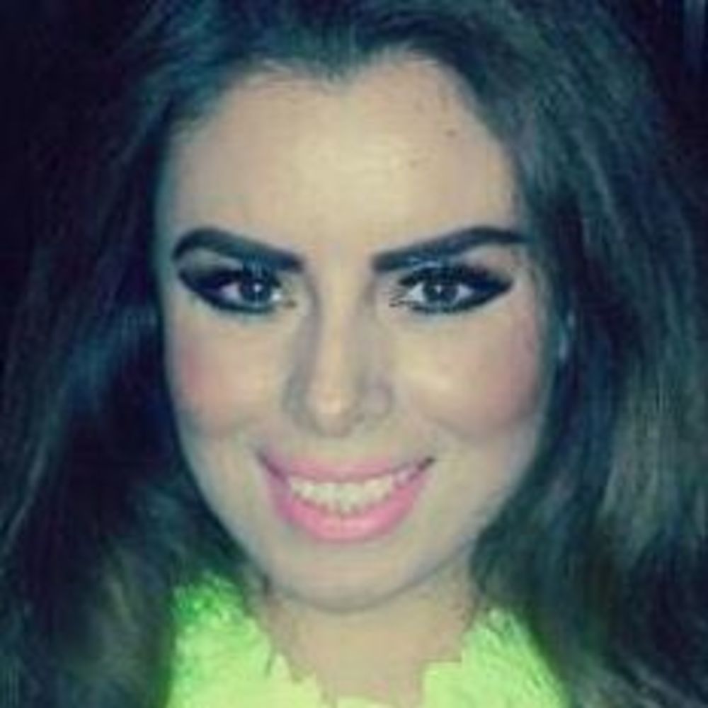 Meet your Posher, Yaneth